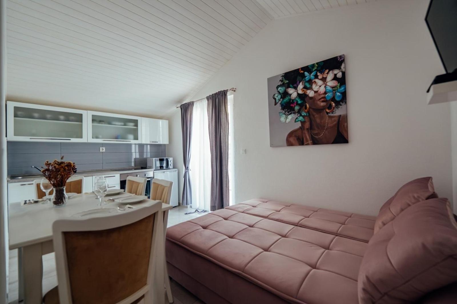 Juric Apartman *