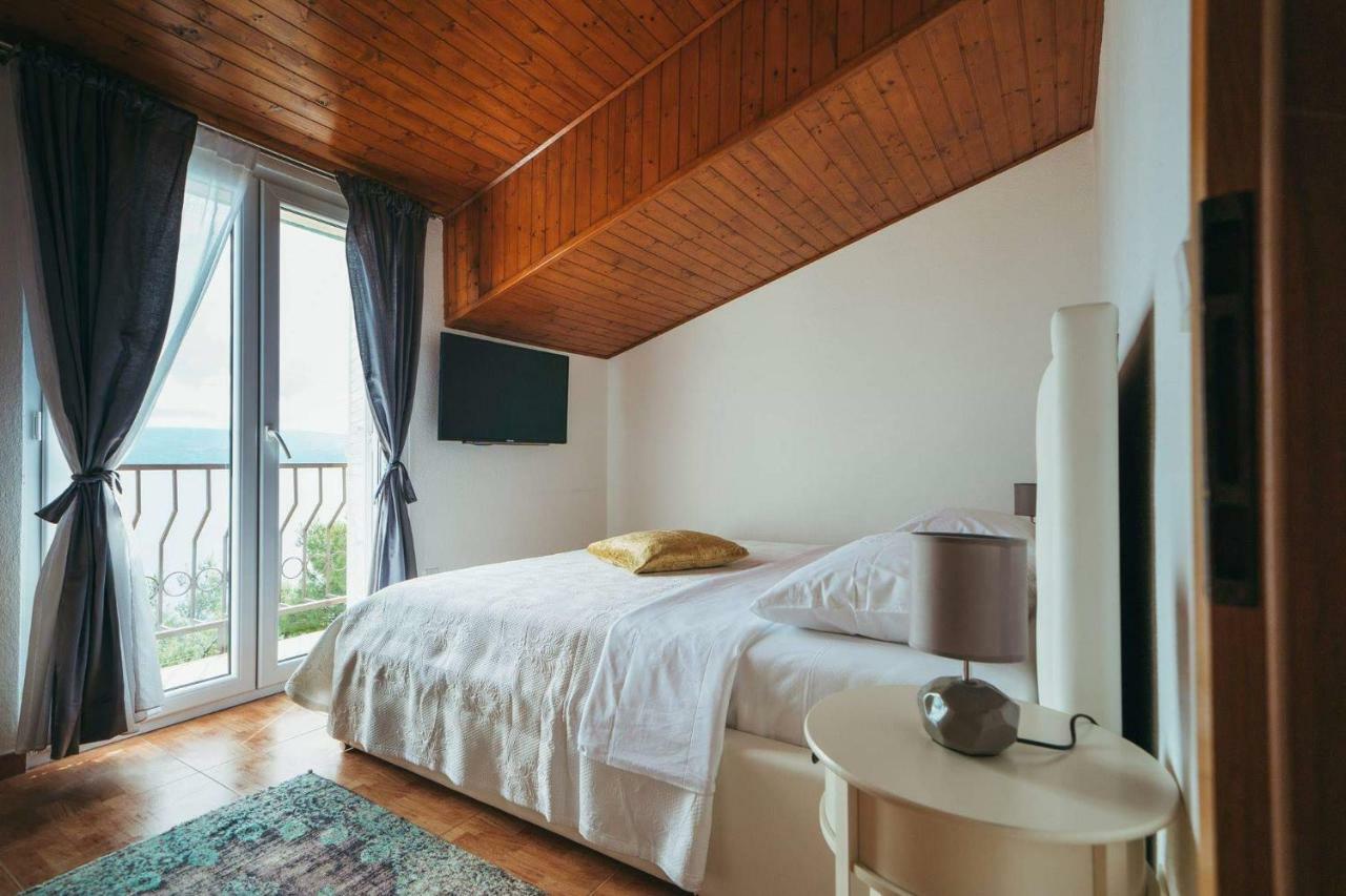 Juric Apartman *